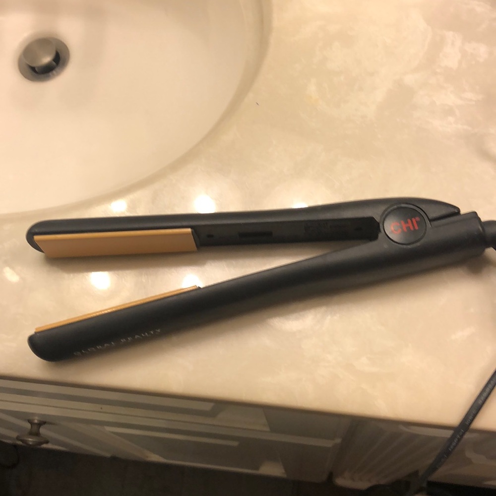 Chi 1” ceramic flat iron